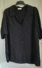 Leichte Bluse von UP, schwarz mit weißen Punkten, Viskose, Gr. 50/52