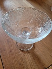 Glasschale mit Fuß