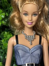 Mattel Barbie redesigned nach einem Beautyprogramm selten grüne Augen