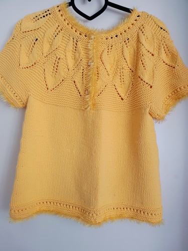 Handgestrickter kurzarmpulli - handgestrickter,