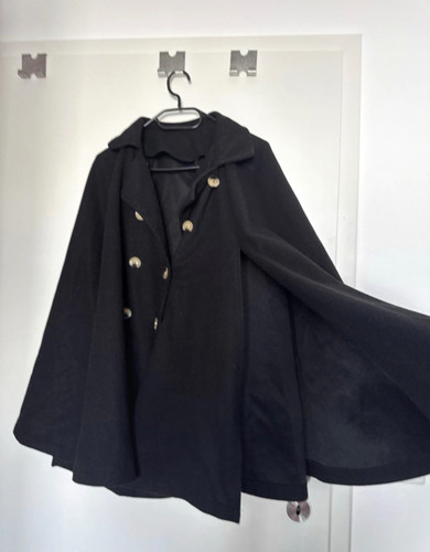 Schwarzer umhang cape mit - schwarzer,