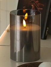 A) LED Kerze im Glas, 3D Flamme, mit Timer,  grau-anthrazit-silber, verspiegelt
