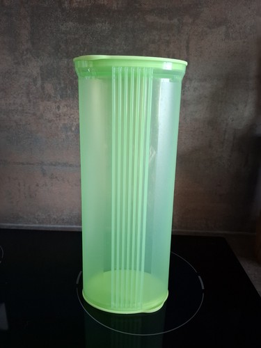 Spaghetti box tupperware - box,