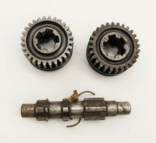 Ersatzteile - Zahnrad - Welle einer DKW RT 125  - Getriebe - Schaltung Kupplung