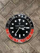 Thrudark inspirierte Wanduhr