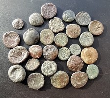 Lot von 27 antiken griechische Münzen. 100-450 BC. Konvolut