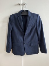 festlicher Anzug für Jungs mit kurzärmeligen weißen Hemd