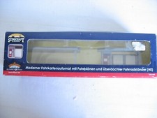 2Z477* Scenecraft H0 Fahrkartenautomat mit Fahrpläanen & überdachter F.standeOVP
