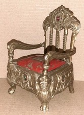 alt Miniatur Sessel Metall dollhouse Deko Aufbewahrung Box Schmuck Schatulle 