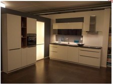 Flotte Plan 3345  Wohnküche Hgl. Magnolienweiß grafit Einbauküche