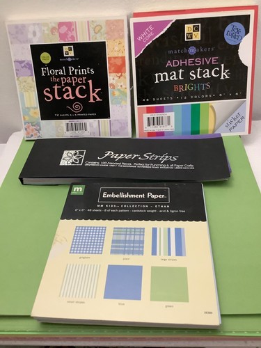 Stapel karte papier - 4,