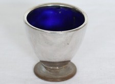 SCHÖNER ALTER EIERBECHER AUS