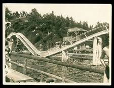 Absurde Wasserrutsche um 1930