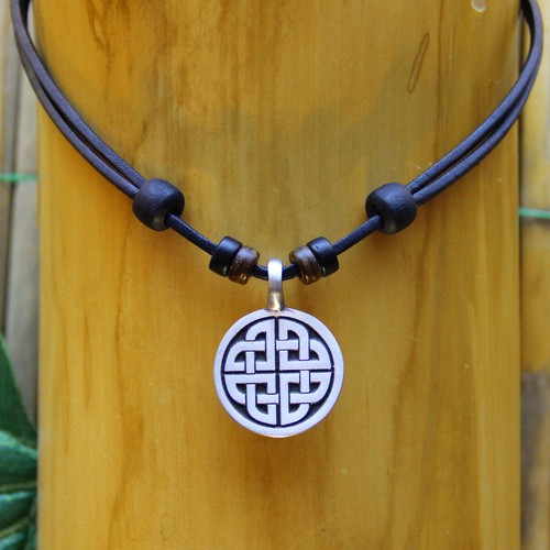 Leather chain necklace surfer