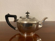 Versilberte Teekanne England