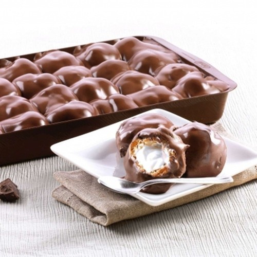 Dunkle profiteroles in - profiteroles, (scuro)