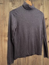 R06. Rollkragenpullover