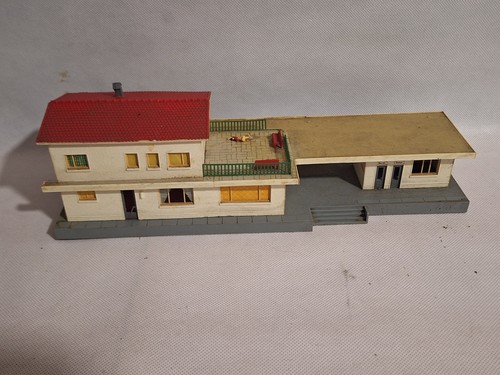 Pola 651 vau - pola, "bahnhof