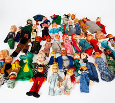 39x Alte Handpuppen Puppen