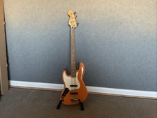 Fender Jazz Bass PF Capri
