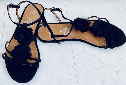 Mädchenhafte flache sandalen - mädchenhafte,