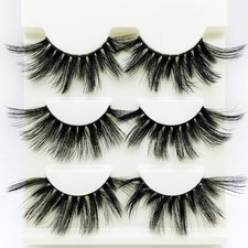 Drag Queen Lashes Bühne