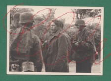 Original WK2 Foto Soldaten Tarnuniform gefangene Engländer Ausrüstung Helm Tarn 