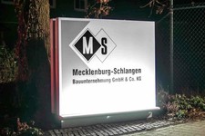 Werbepylon, Shadow-Design, weiß, LED beleuchtet, H=1500 mm