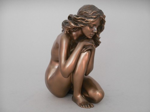 Bronzefarbene figur dame - bronzefarbene,