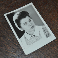 Großes Passfoto Krankenschwester mit Haube und Brosche 2. WK Leitmeritz Sudeten