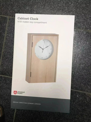 Uhr mit schlüsselkasten - uhr,