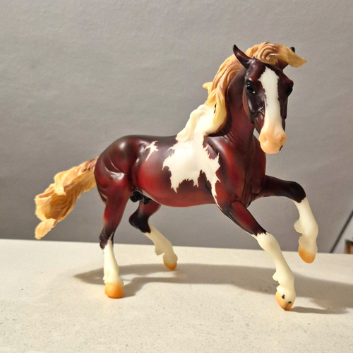 Breyer shelby surprise - breyer,