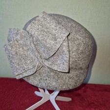 Alter Damen Glockenhut  /