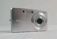 Fujifilm Finepix J10 mit TaschKa.