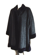 IL PAVONE Damen Mantel Kurzmantel Poncho Webpelz Persianer Imitat M/L grau-blau