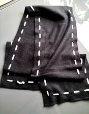 leichter Fleeceschal schwarz m. weißen Akzenten, angenehm weich , 165 x 25 cm