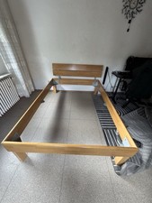 Holzbett