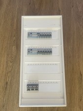 Hager Aufputz Sicherungskasten/Unterverteilung VA48CN verdrahtet Top Zustand