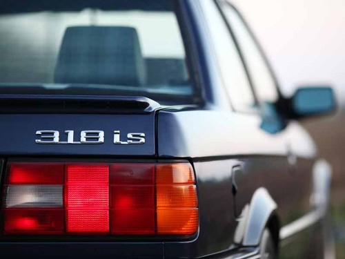 Bmw e30 318is emblem - e30,