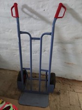 Gut erhaltene Sackkarre (1 Reifen platt)