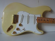 Fender The STRAT olympic White USA 1982 "22 Karat Gold" + Fender Case