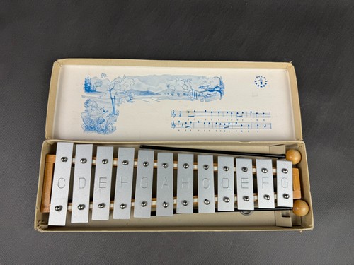 Vintage glockenspiel xylophon - vintage,