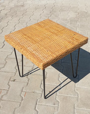 Beistelltisch Hairpin-Beine und Korb-Geflecht/Rattan aus den 1950er Jahren?