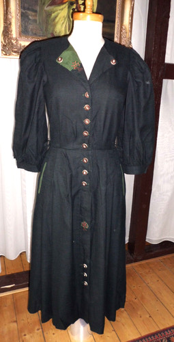 SALZBURGER-DIRNDL-LOOK