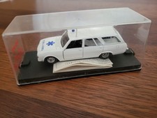 Krankenwagen Modell Solido
