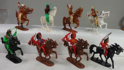 Acht aufstellfiguren - acht,