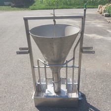 Edelstahl Futterautomat für Mastschweine _ Nirosta Rohr Mischautomaten