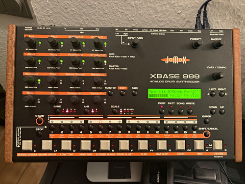 Jomox xbase 999 - jomox, analog