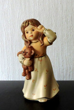 Goebel Engel Träumerle mit Teddy  - Champagner