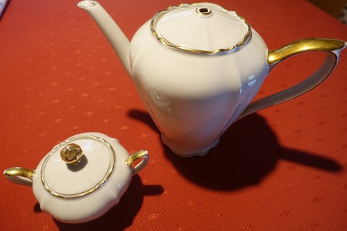 Zuckerdose und kaffeekanne - zuckerdose,